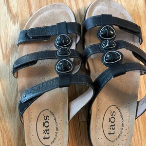 Taos women’s sandals